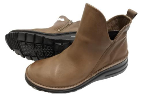 【TODAY's 7058 グレー】幅広4EサイドジップV字カッティングショートブーツ